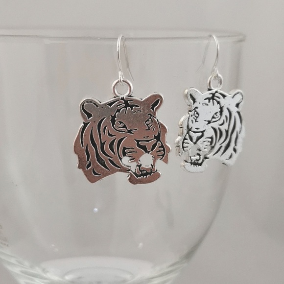 New Golden Etched Tiger Earrings | Auburn Tigers | LSU | Clemson Mascot Football - Picture 14 of 16